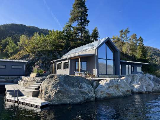 Flesje Gard | A front-row fjord stay at a private 2-bedroom lodge