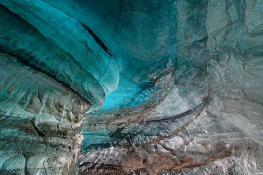Enchanting Ice Caves | Discover Iceland's ice caves